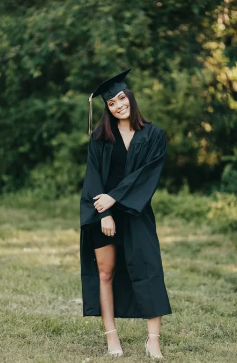 Мантии на выпускной, которые запомнятся на фотографиях