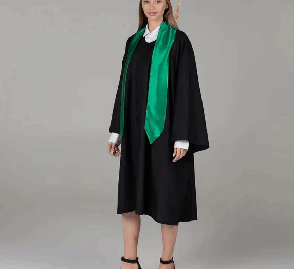 Мантия выпускника для торжественного и незабываемого дня