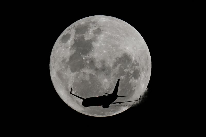 the-full-strawberry-moon-will-rise-in-the-night-sky-this-week-98cbc45-1094713-jpg