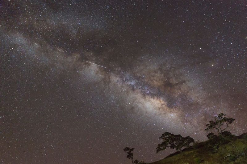 this-week-will-feature-multiple-meteor-showers-heres-how-to-watch-c526b52-1273005-jpg